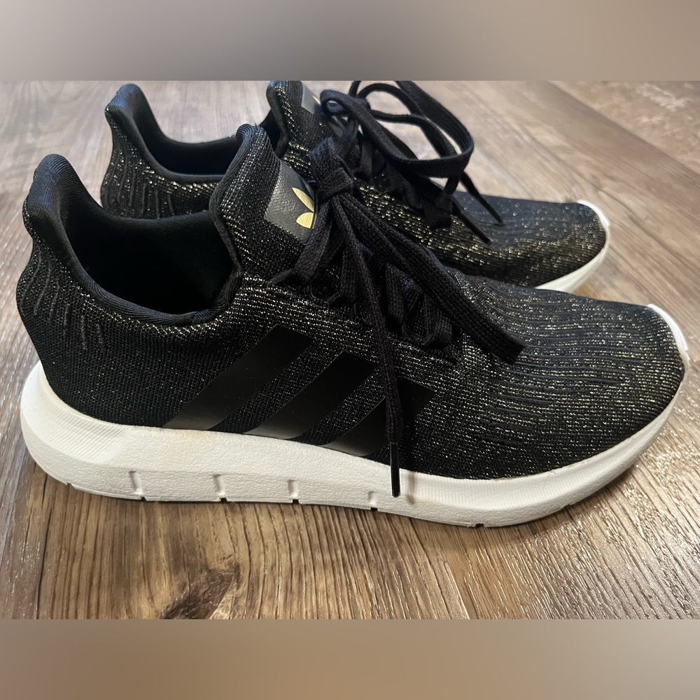 adidas originals Wmns Swift Run 'Core Black 6.5